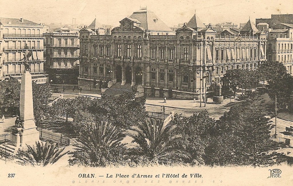 396-autre vue Mairie.jpg